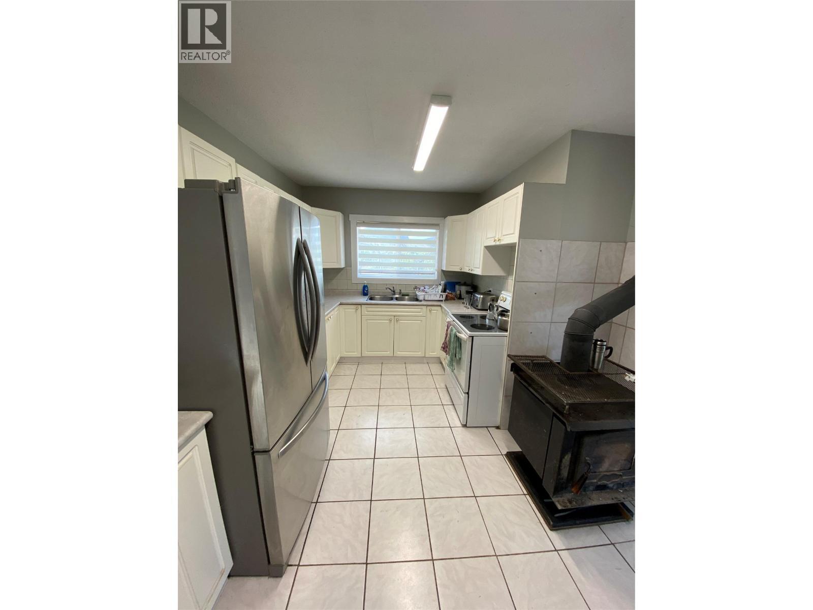 7298 97 Highway. Oliver, British Columbia