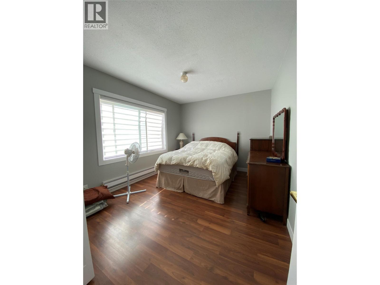 7298 97 Highway. Oliver, British Columbia