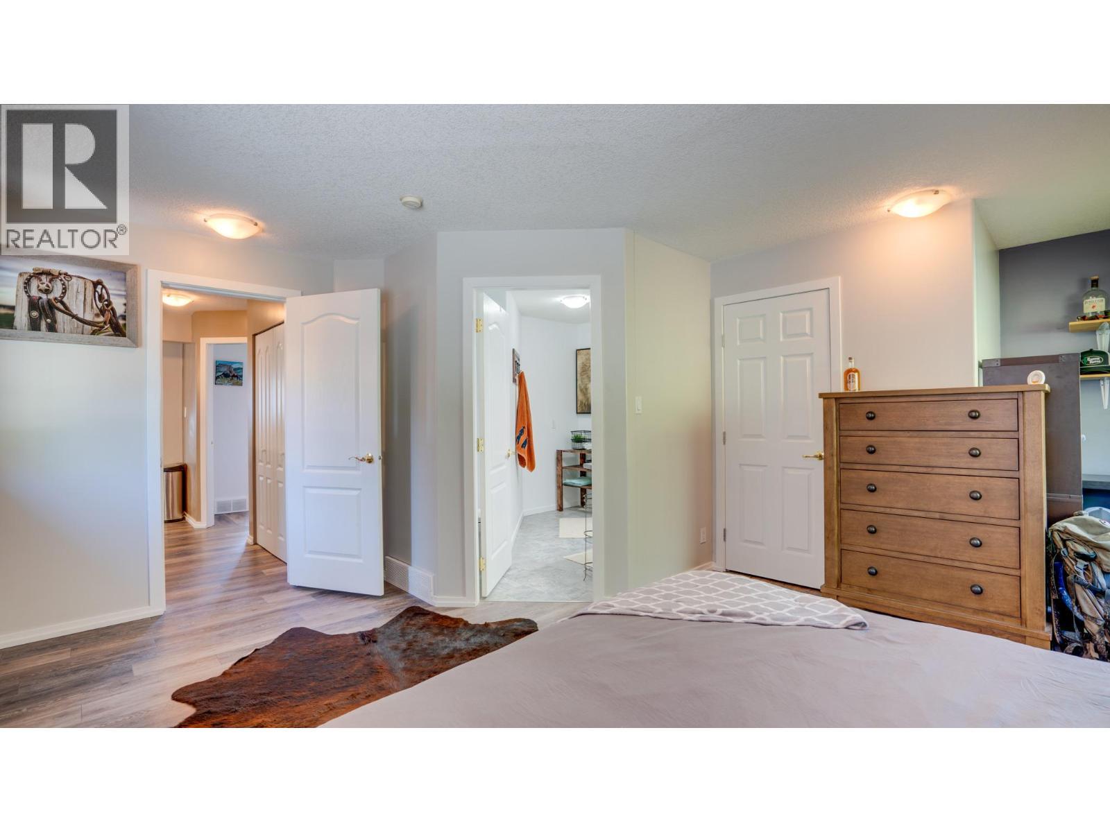 4767 Grandview Flats N Road. Armstrong, British Columbia