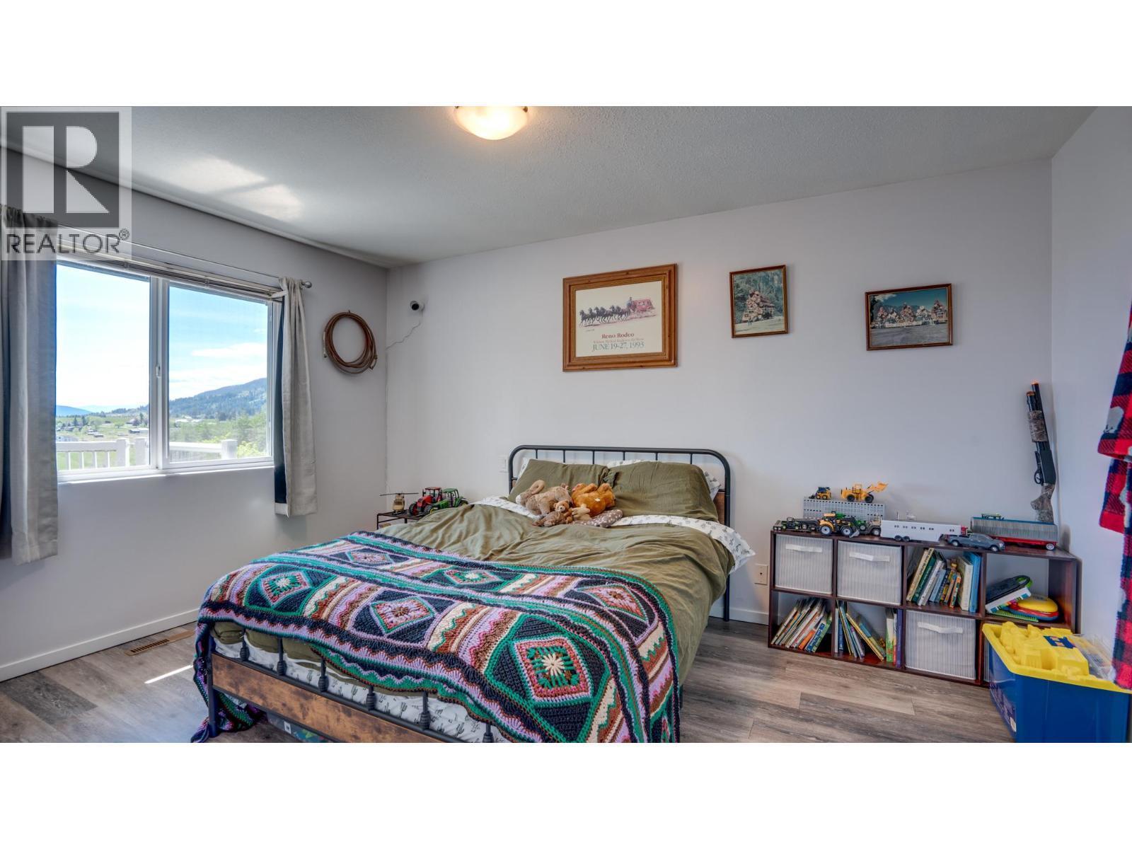 4767 Grandview Flats N Road. Armstrong, British Columbia