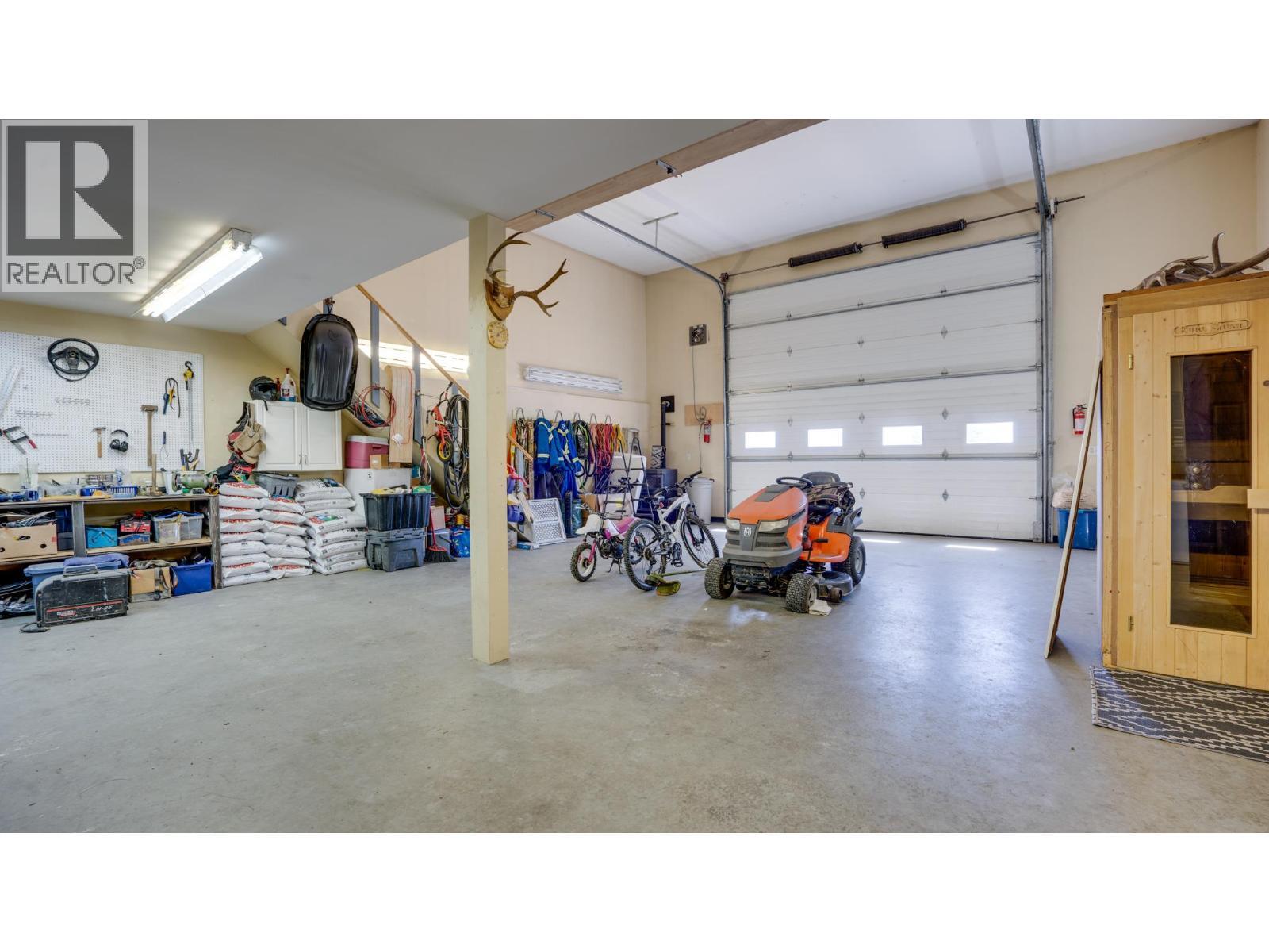 4767 Grandview Flats N Road. Armstrong, British Columbia