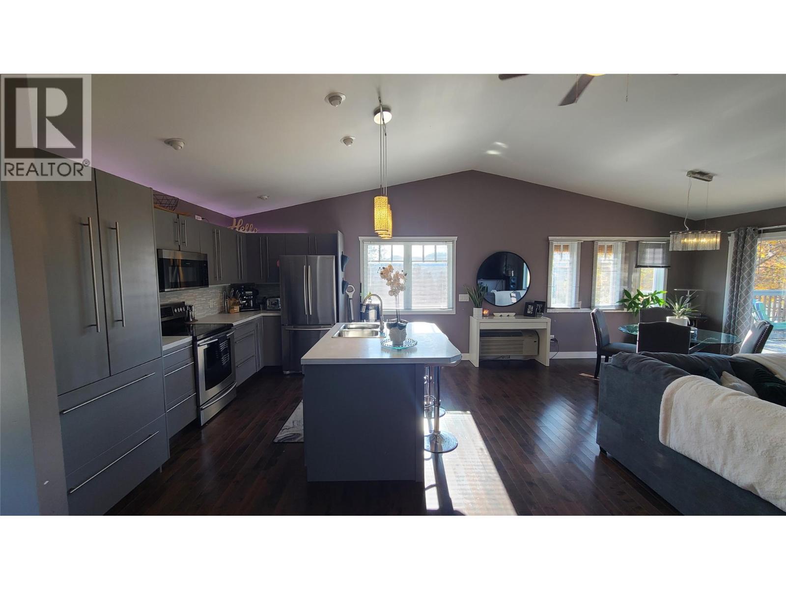 2670 Glenmore Rd Road. Kelowna, British Columbia