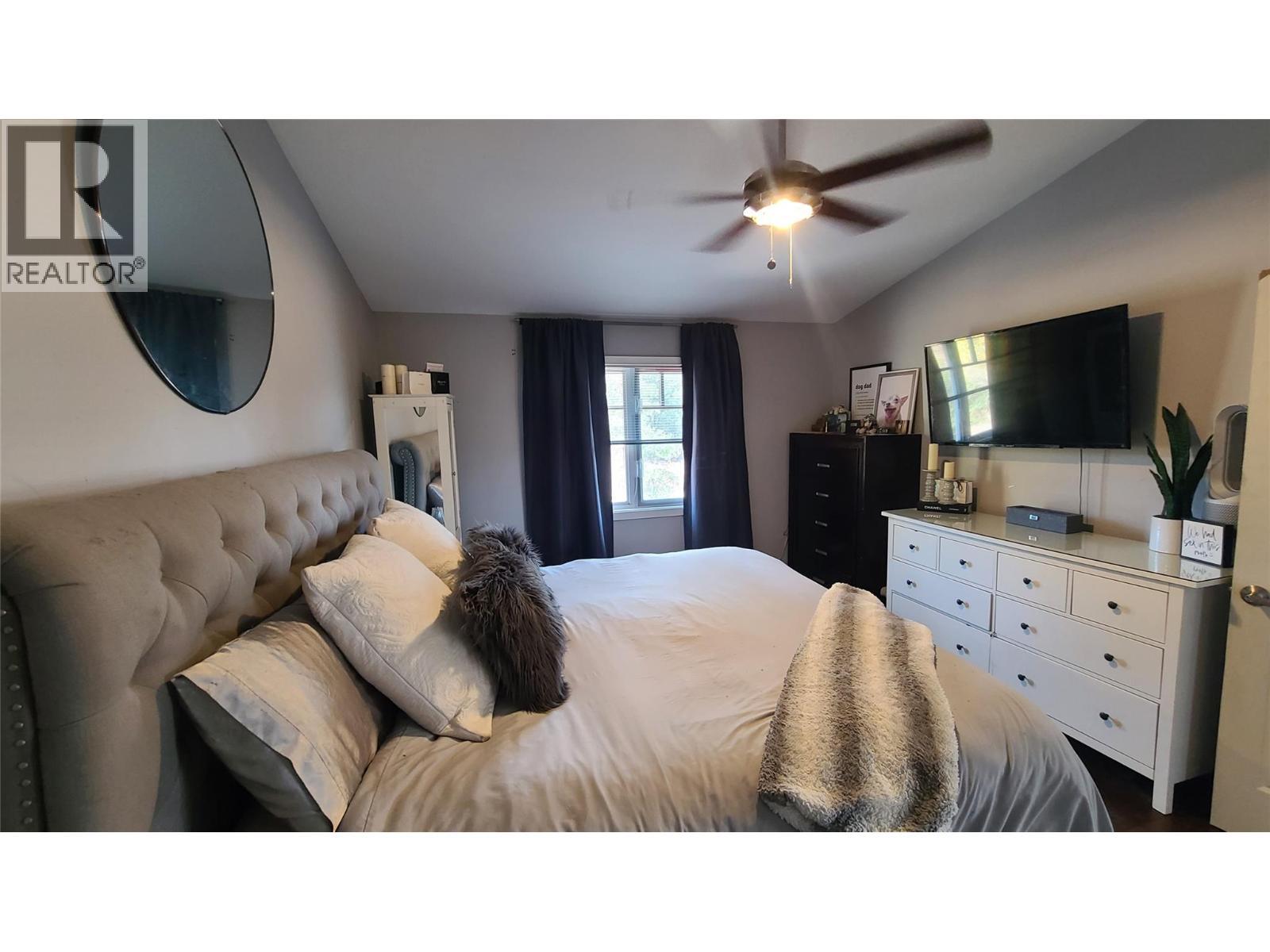 2670 Glenmore Rd Road. Kelowna, British Columbia