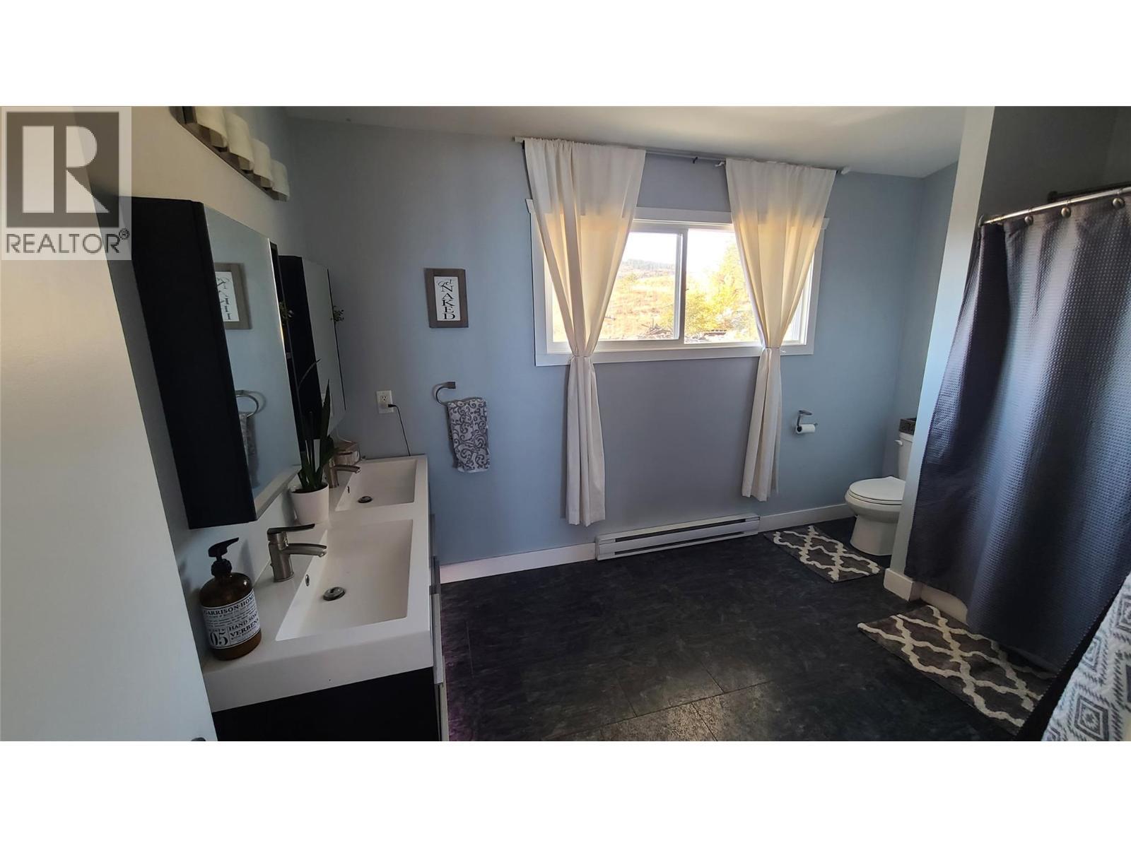 2670 Glenmore Rd Road. Kelowna, British Columbia