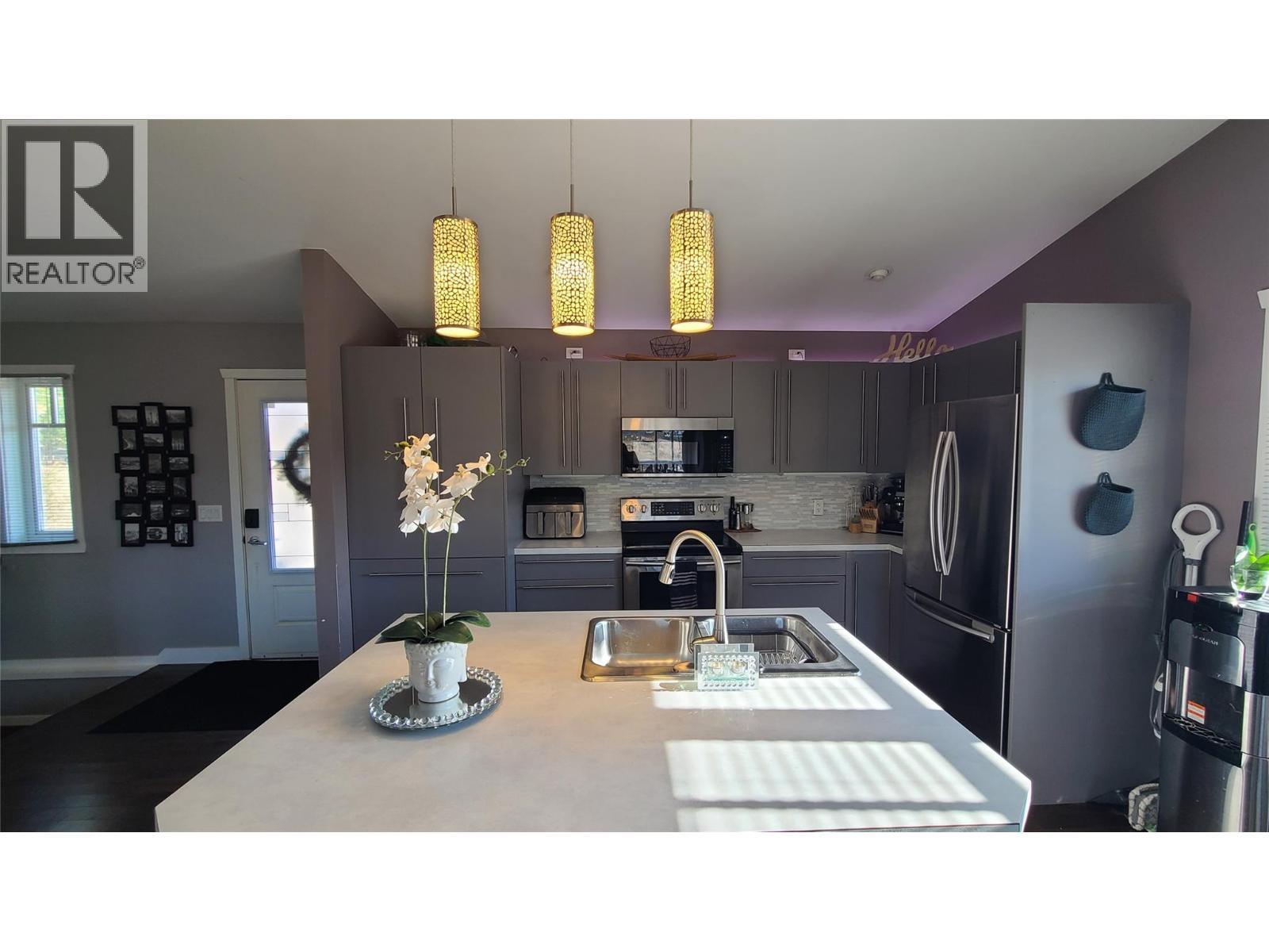 2670 Glenmore Rd Road. Kelowna, British Columbia