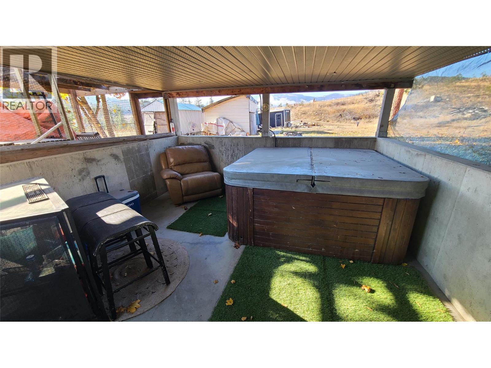 2670 Glenmore Rd Road. Kelowna, British Columbia