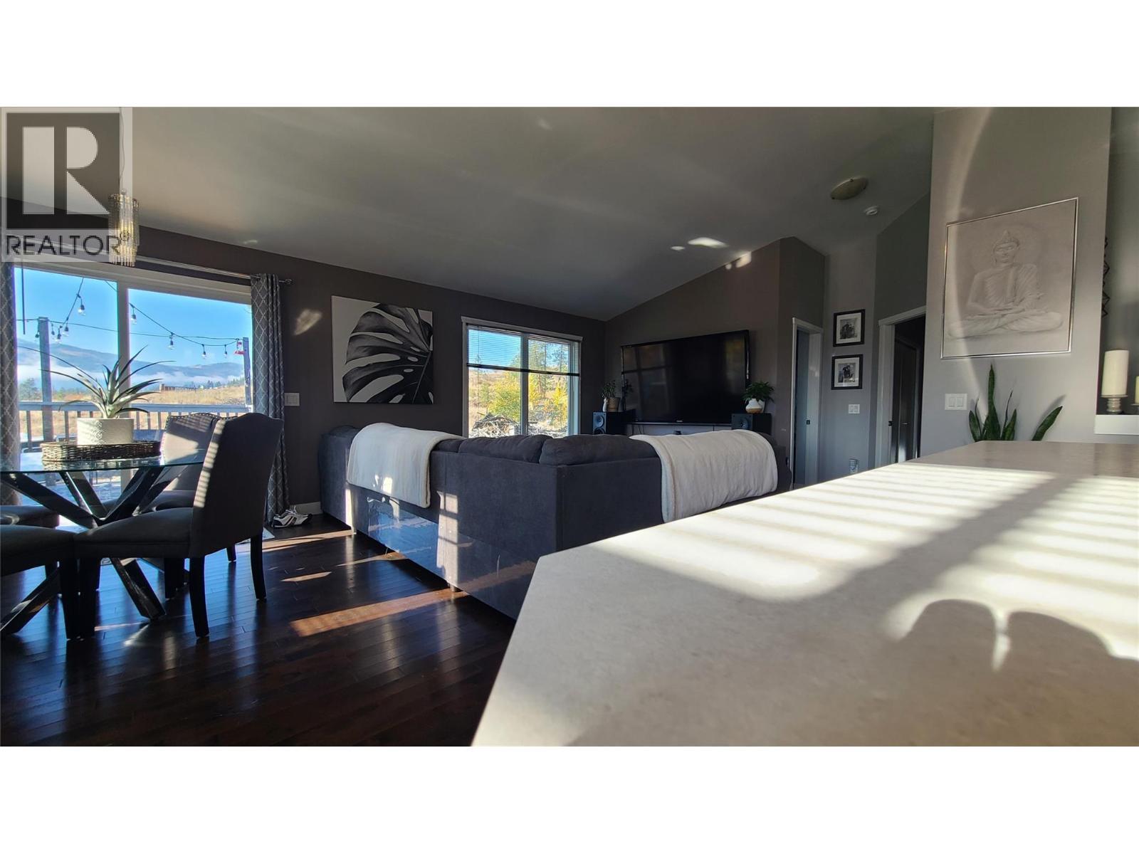 2670 Glenmore Rd Road. Kelowna, British Columbia