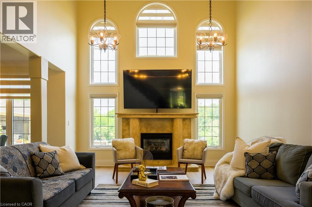 214 Maple Avenue S, Burford