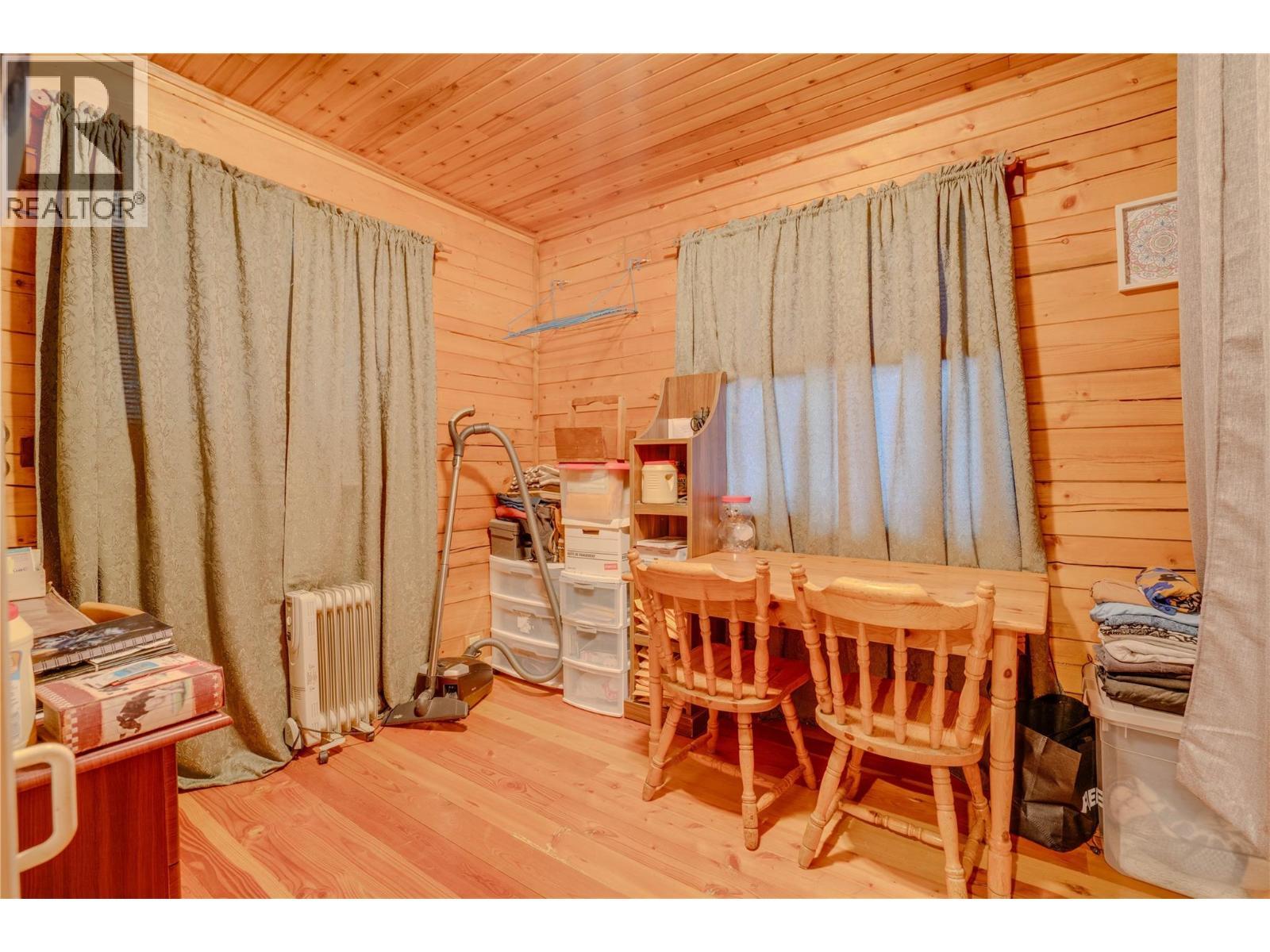 1519 Highway 6 Highway. Cherryville, British Columbia