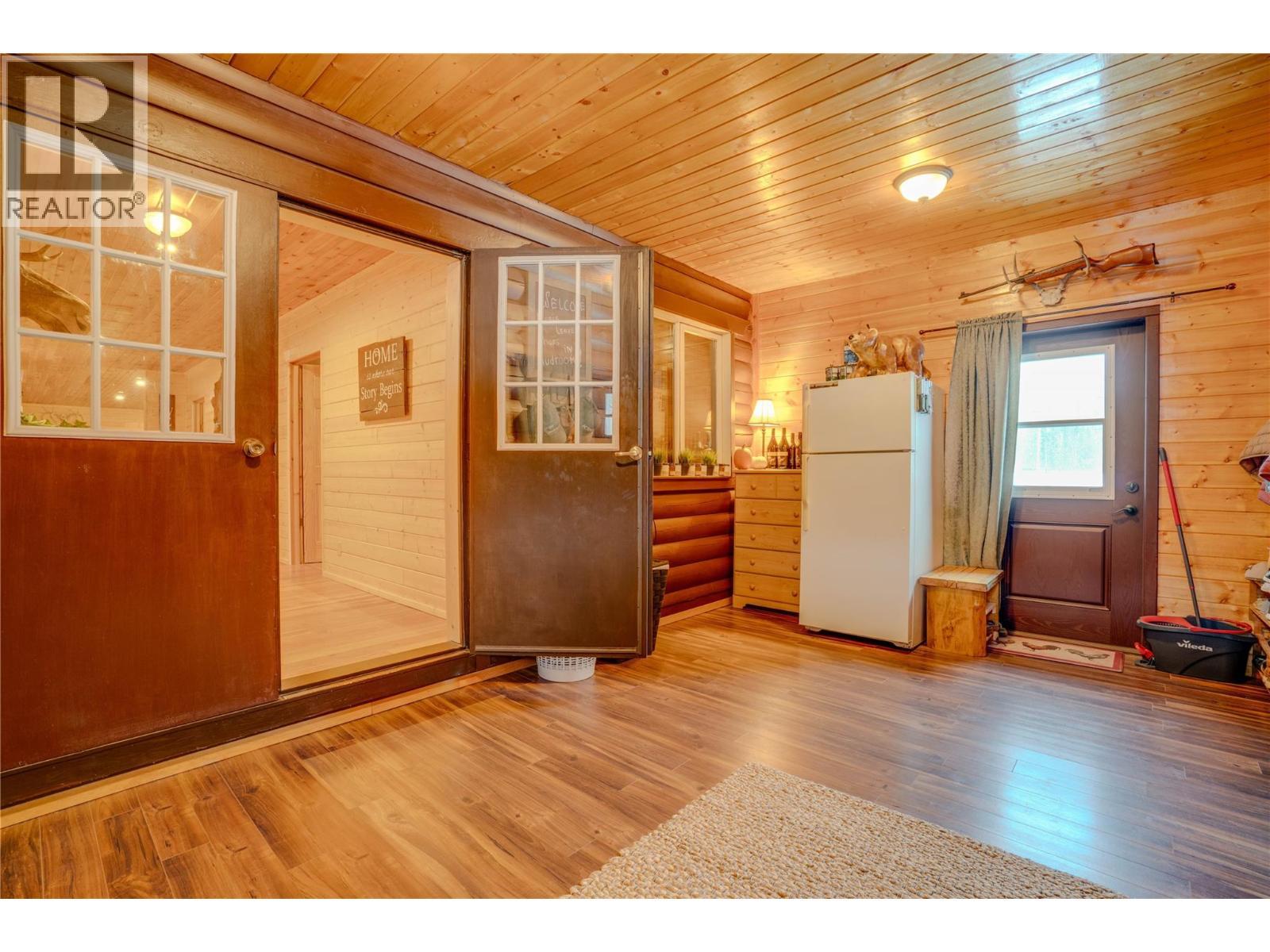 1519 Highway 6 Highway. Cherryville, British Columbia