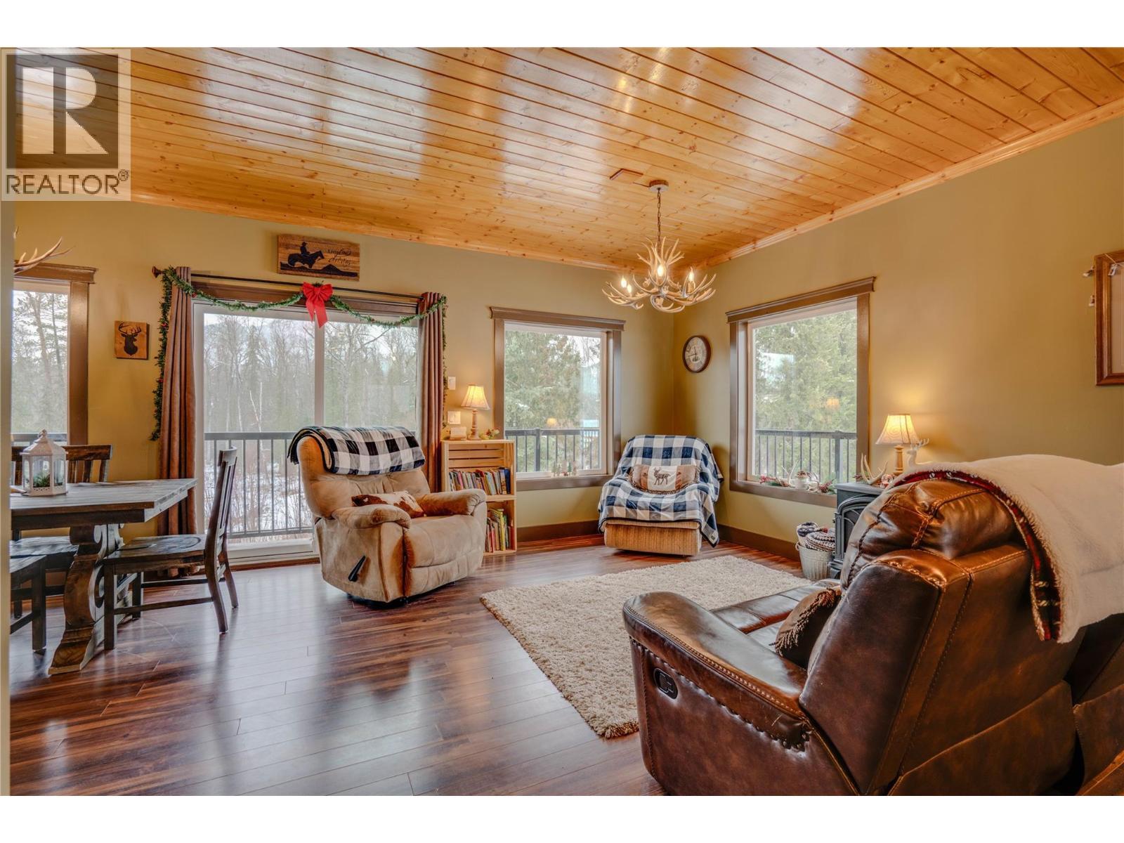 1519 Highway 6 Highway. Cherryville, British Columbia