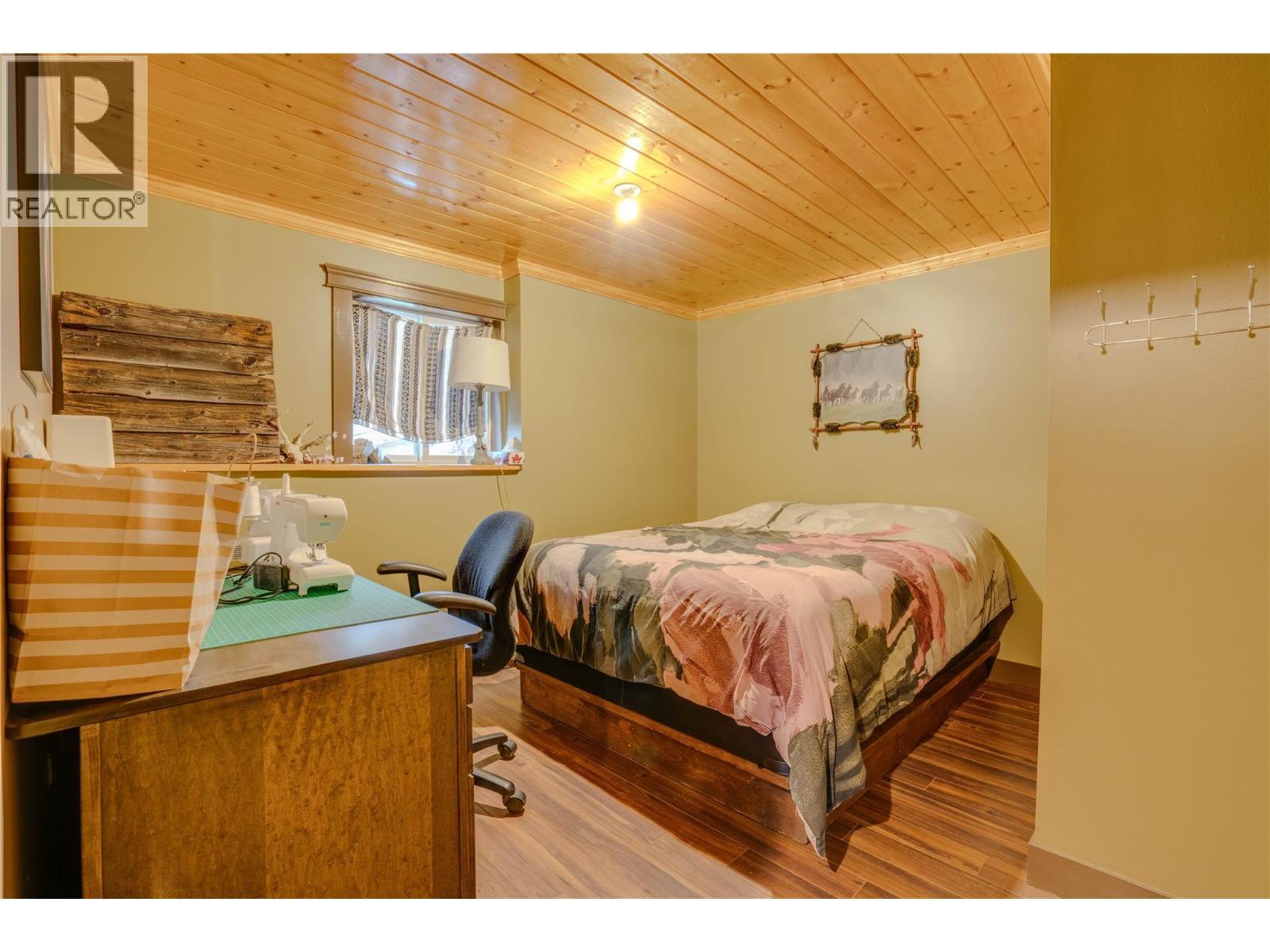 1519 Highway 6 Highway. Cherryville, British Columbia