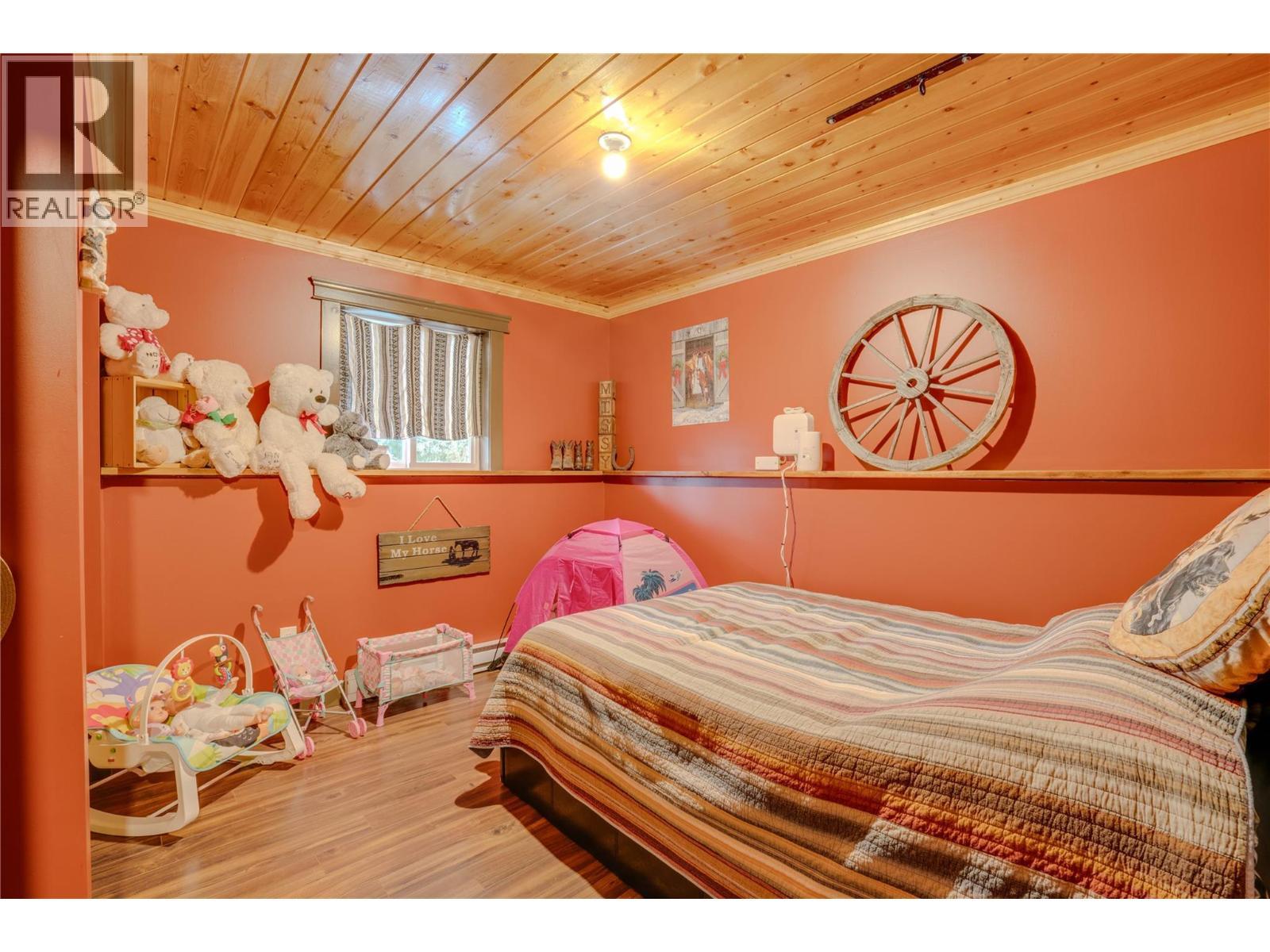 1519 Highway 6 Highway. Cherryville, British Columbia