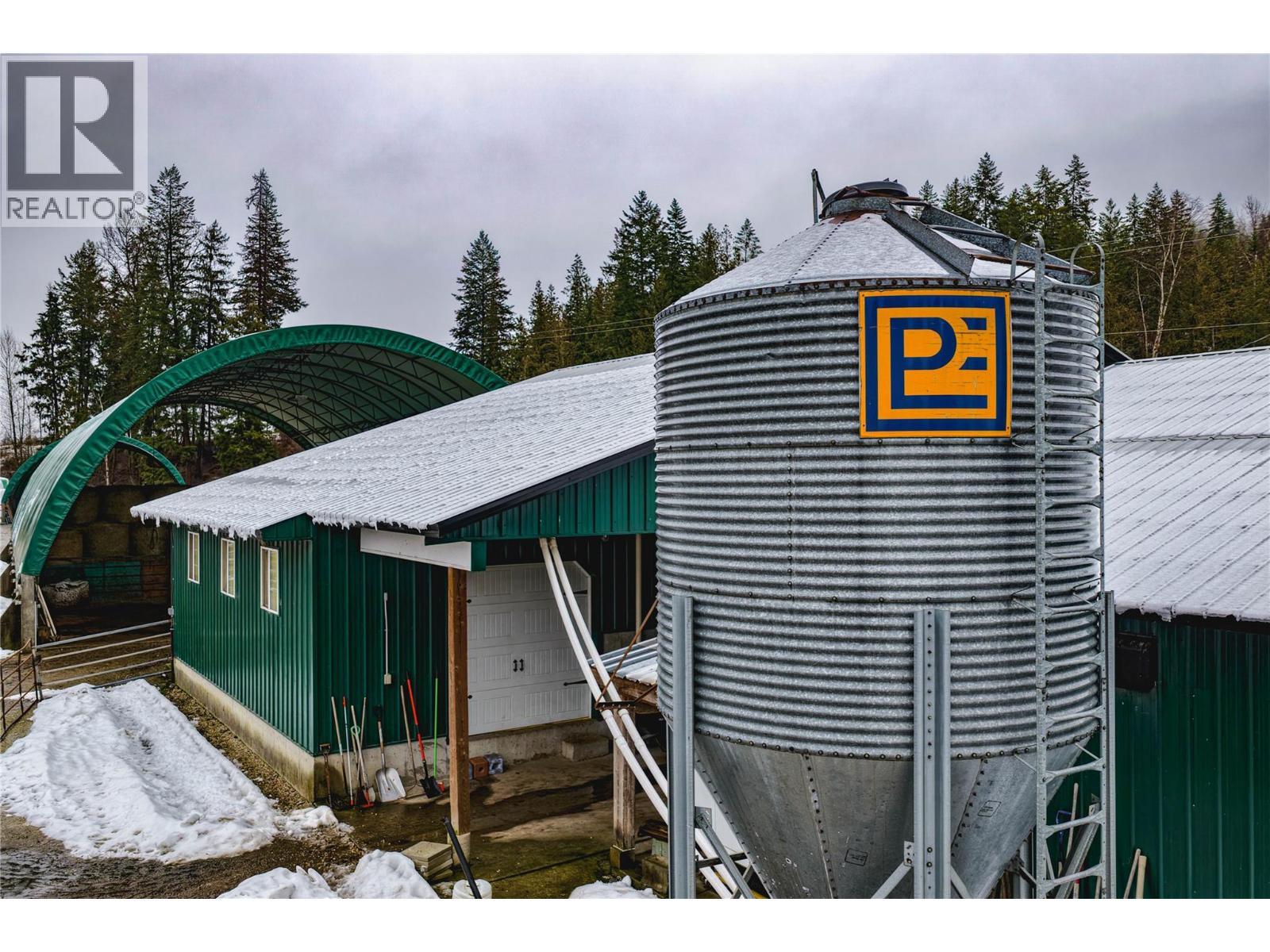 1519 Highway 6 Highway. Cherryville, British Columbia