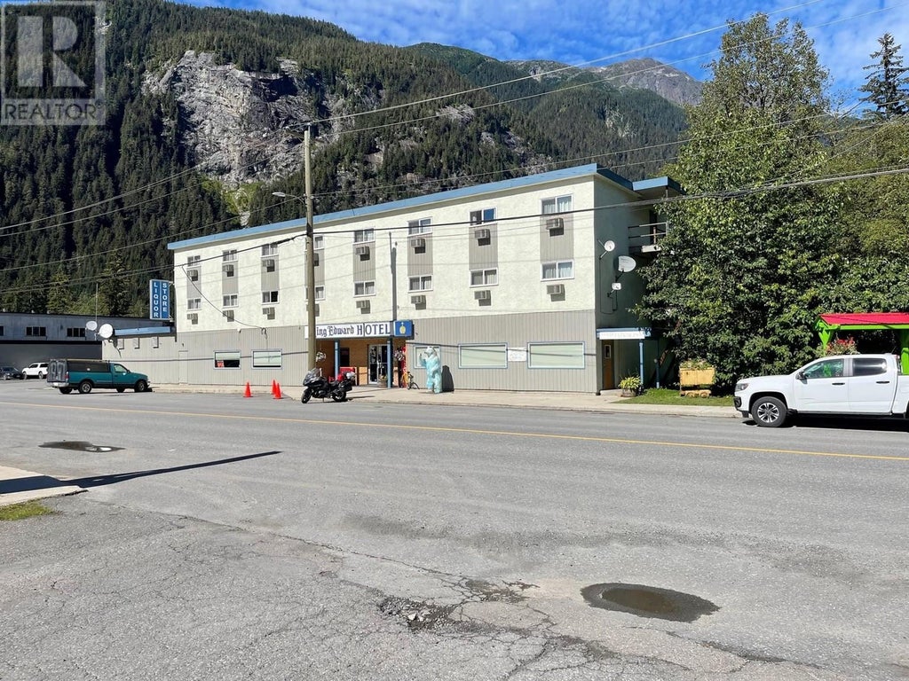 405 5th Avenue, Stewart