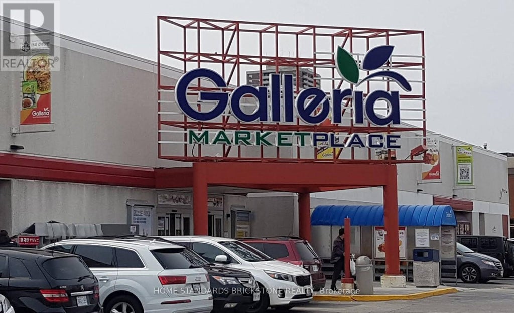 E3 - 7040 Yonge Street, Vaughan (crestwood-Springfarm-Yorkhill)