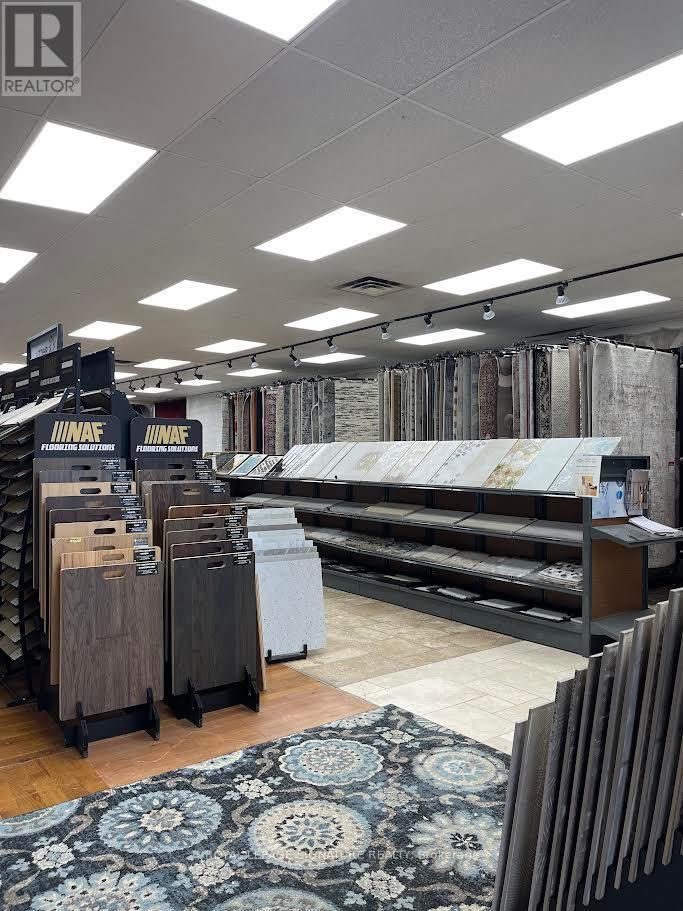 1862 Dundas Street E, Mississauga (applewood)