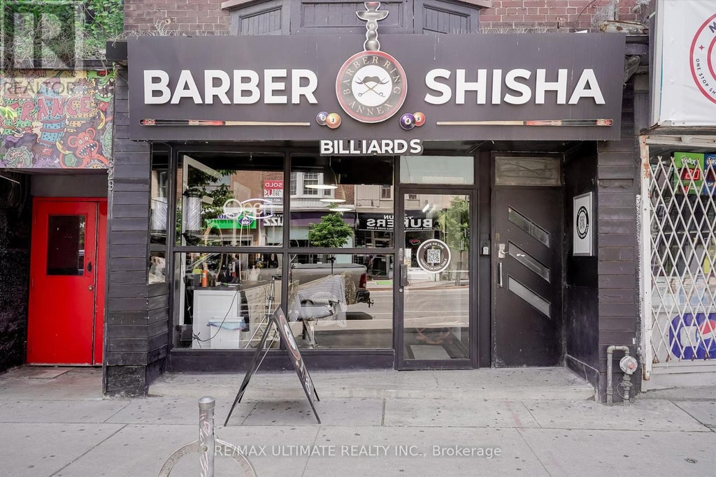 533 Bloor Street W, Toronto (university)