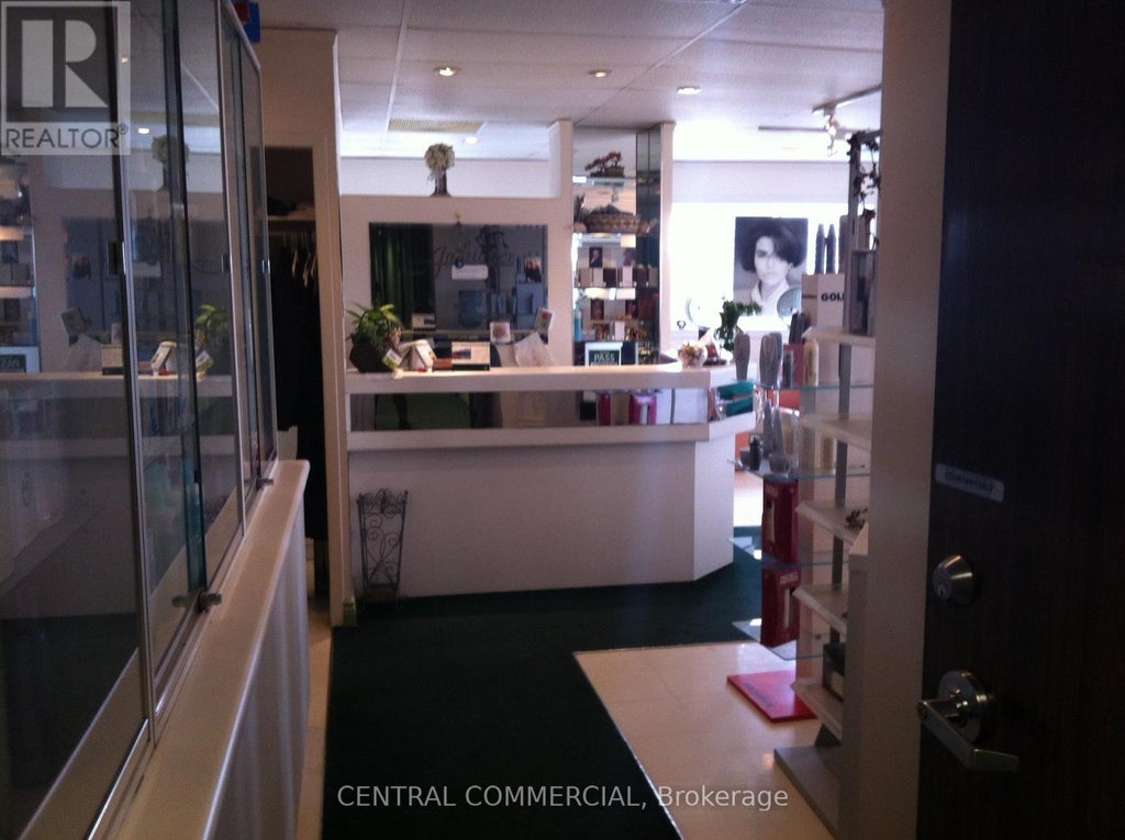 208 - 738 Sheppard Avenue E, Toronto (henry Farm)