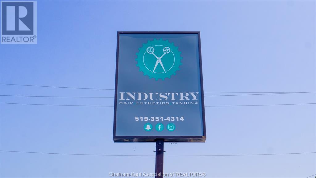 813 Queen Street South, Chatham