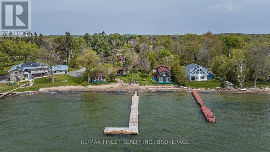 135 Thousand Islands Parkway, Front Of Leeds & Seeleys Bay
