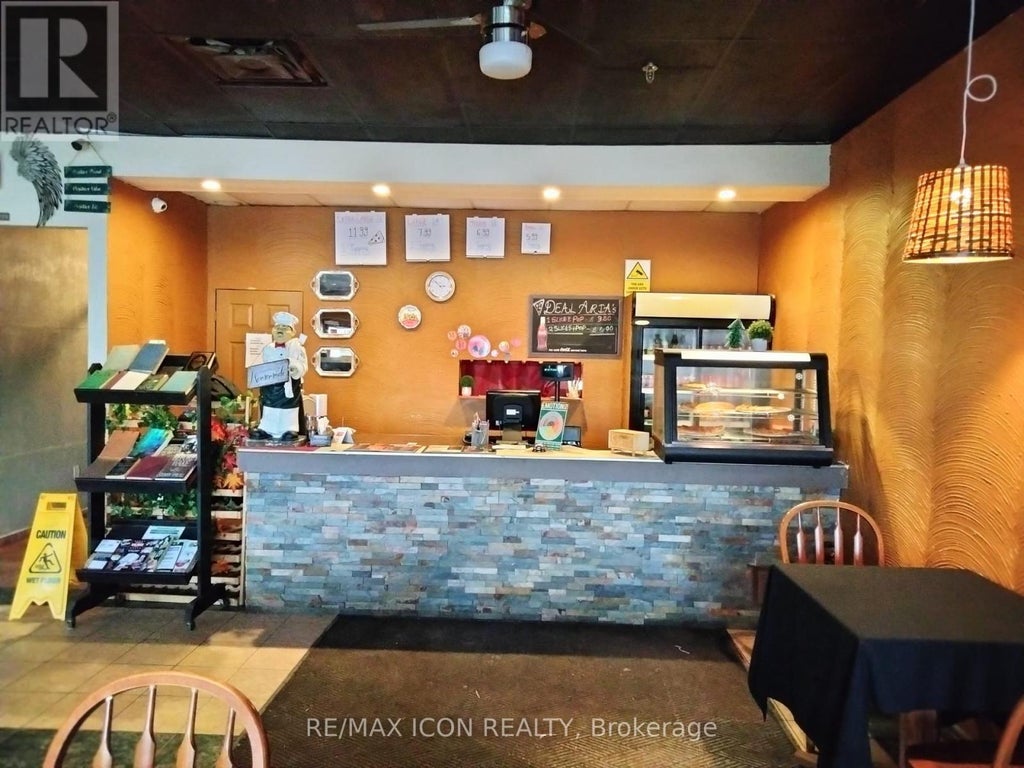 10 & 11 - 775 Southdale Rd Road E, London South (south Y)