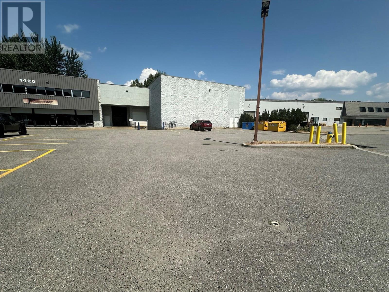 1418-1420 Hunter Court. Kelowna, British Columbia