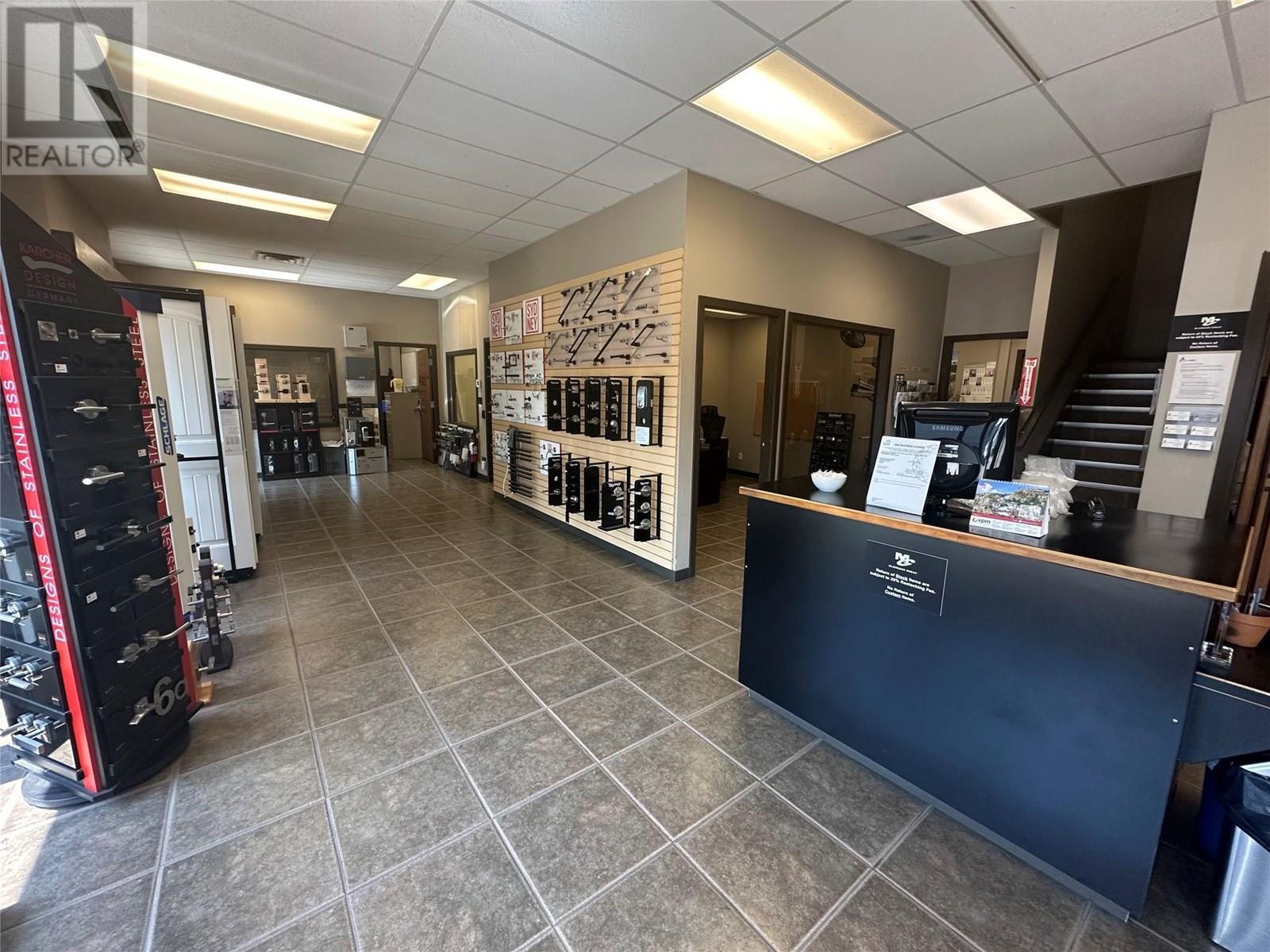 1418-1420 Hunter Court. Kelowna, British Columbia