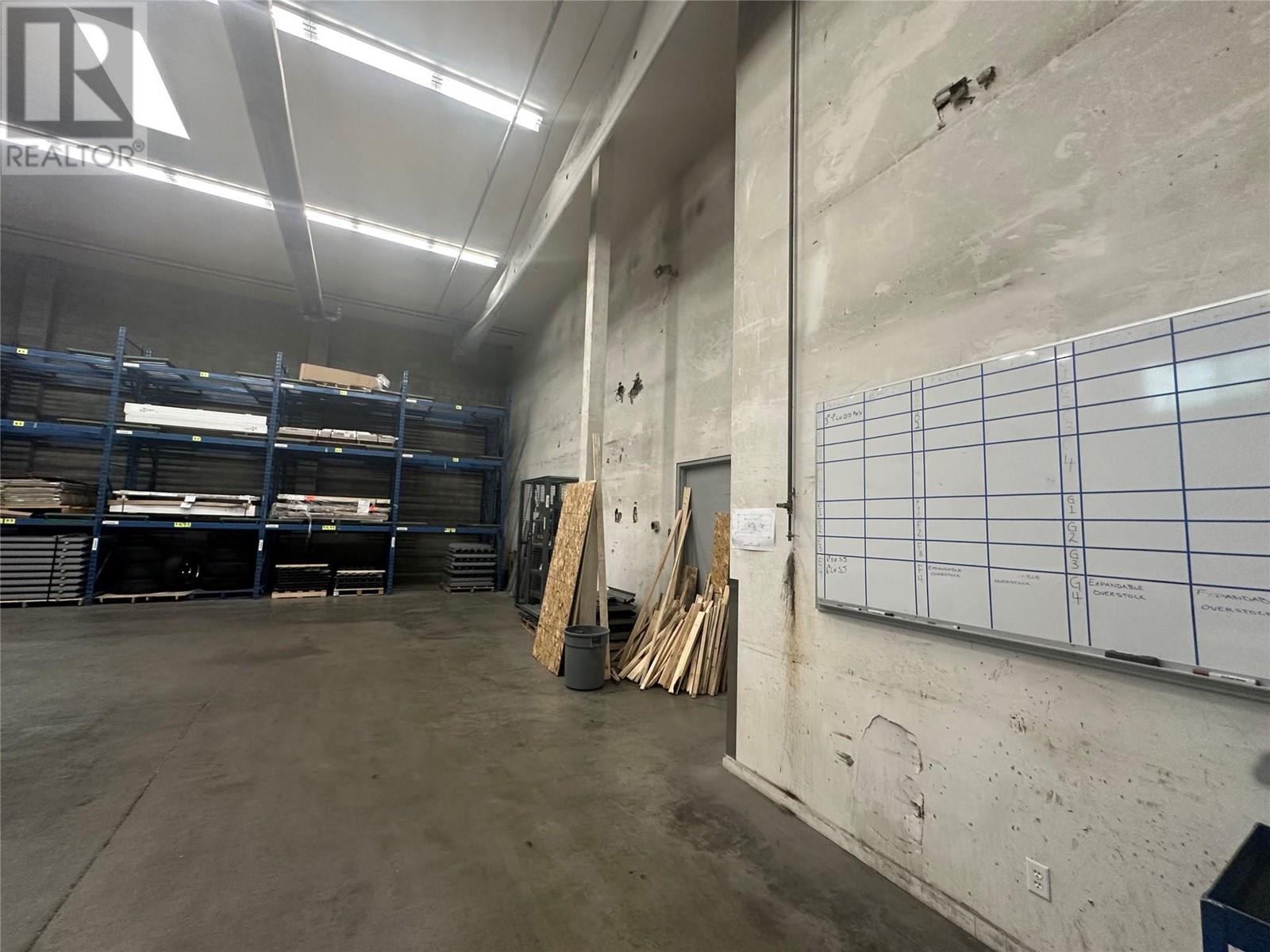 1418-1420 Hunter Court. Kelowna, British Columbia