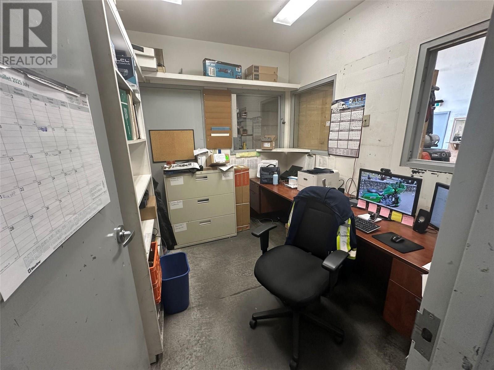 1418-1420 Hunter Court. Kelowna, British Columbia