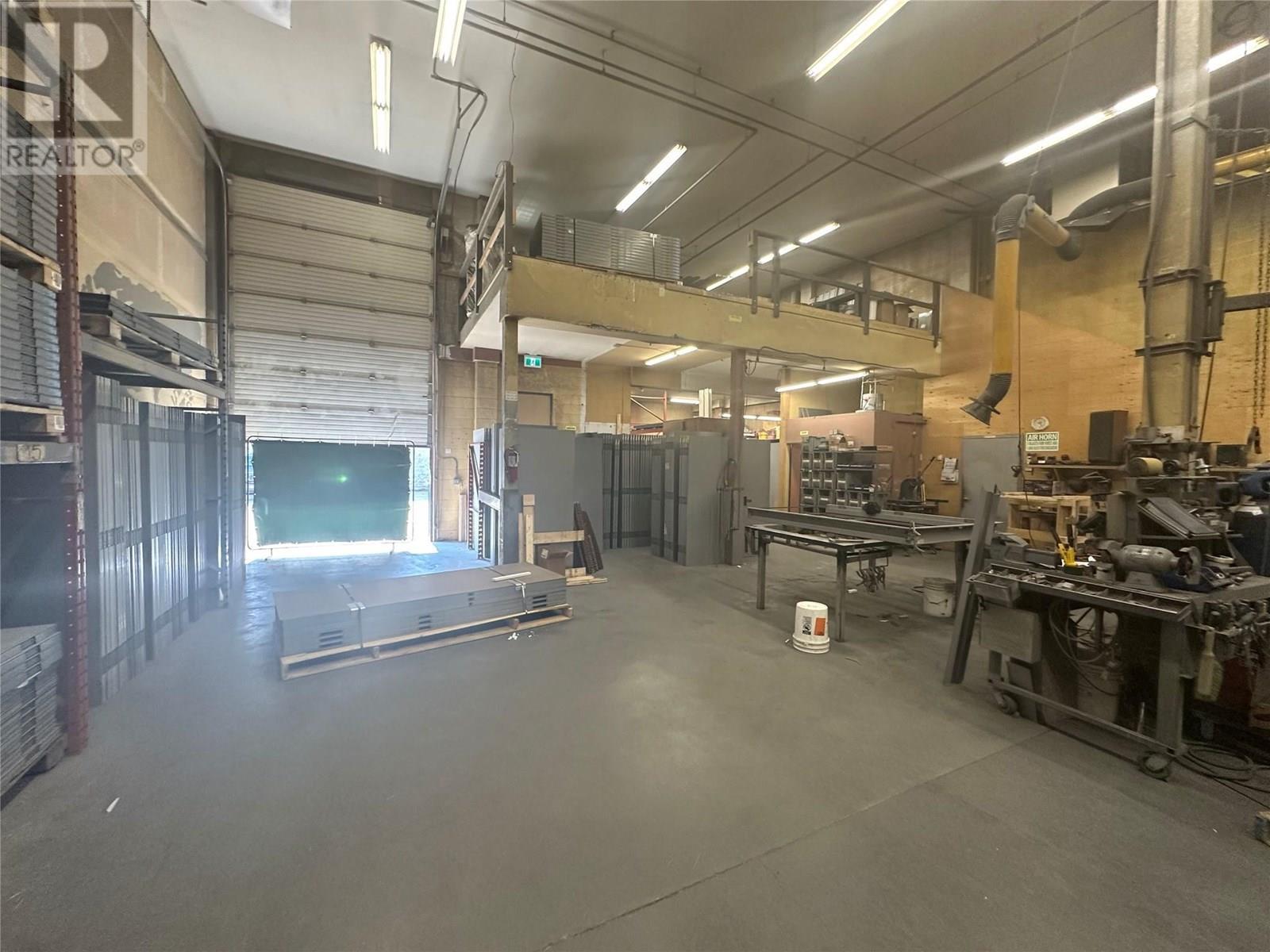 1418-1420 Hunter Court. Kelowna, British Columbia