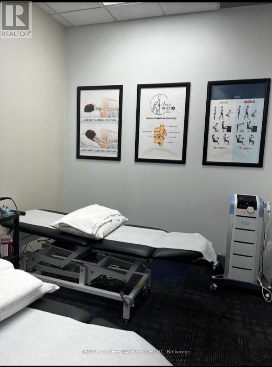 7 - 18025 Yonge Street, Newmarket (bristol-London)