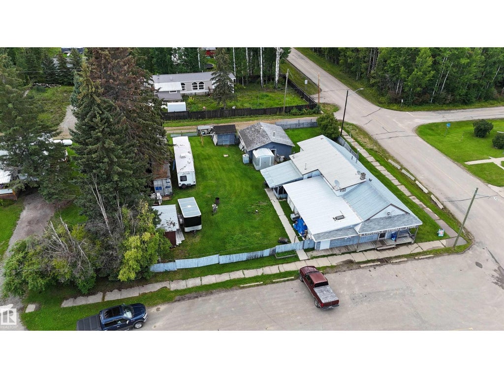 5210 / 5214 47 St, Lodgepole