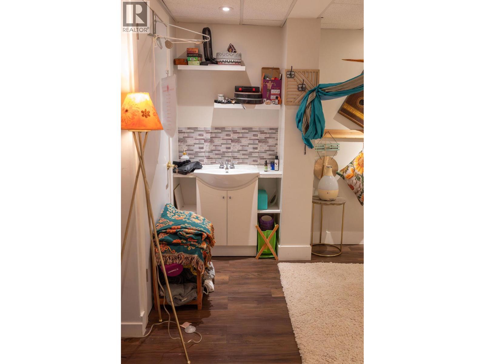 545 Lawrence Avenue Unit# 101a. Kelowna, British Columbia