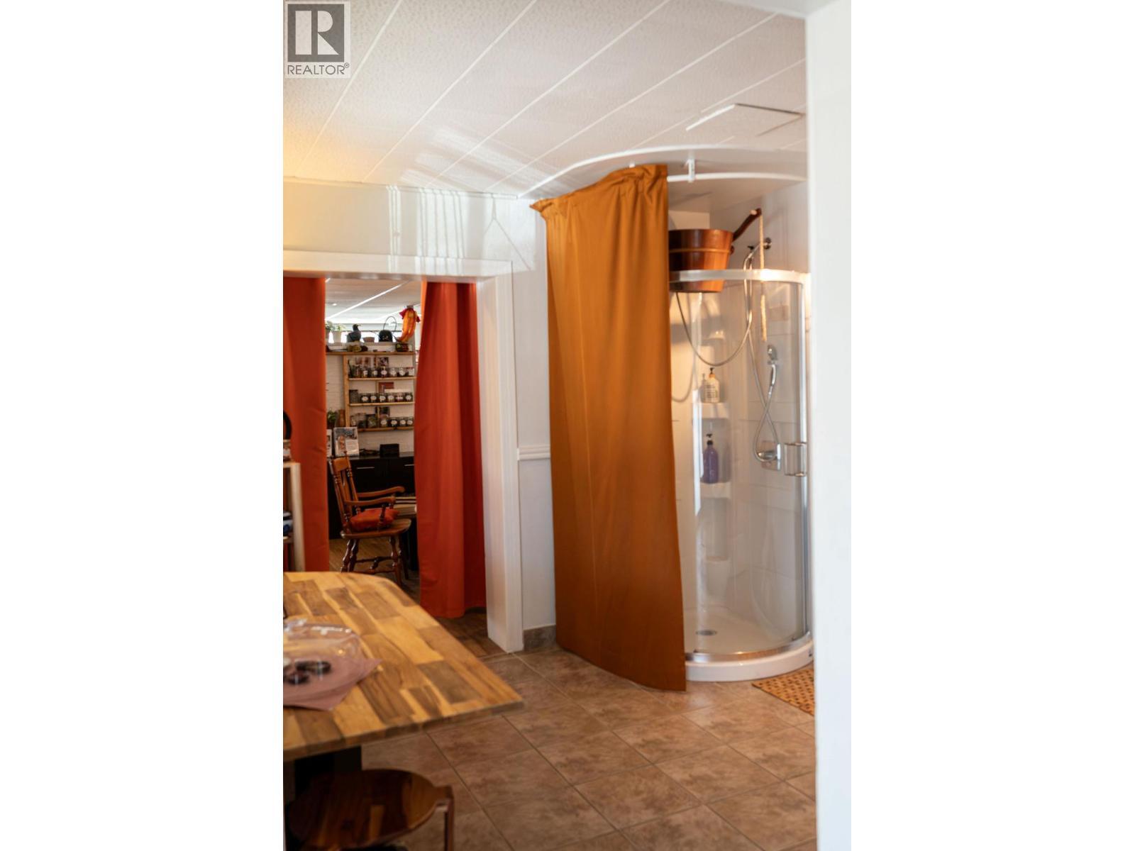 545 Lawrence Avenue Unit# 101a. Kelowna, British Columbia