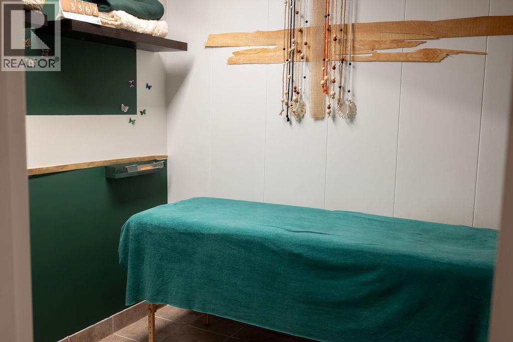 545 Lawrence Avenue Unit# 101a. Kelowna, British Columbia