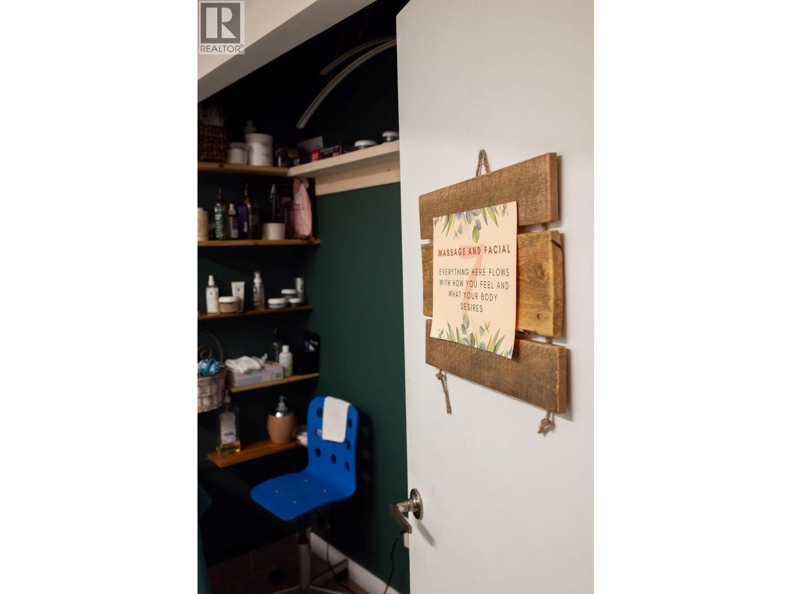 545 Lawrence Avenue Unit# 101a. Kelowna, British Columbia