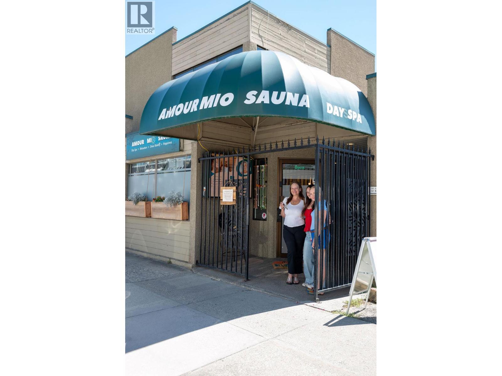 545 Lawrence Avenue Unit# 101a. Kelowna, British Columbia