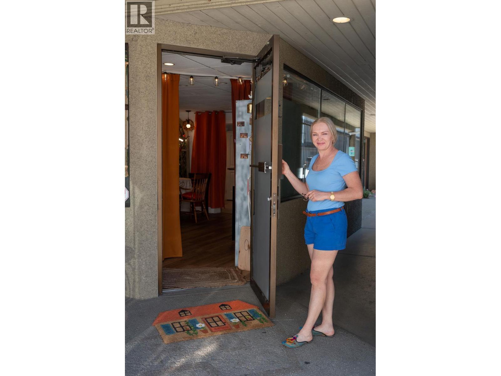 545 Lawrence Avenue Unit# 101a. Kelowna, British Columbia