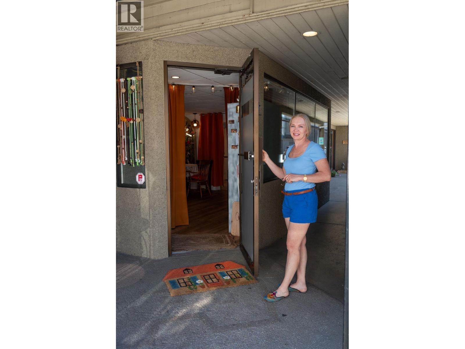 545 Lawrence Avenue Unit# 101a. Kelowna, British Columbia