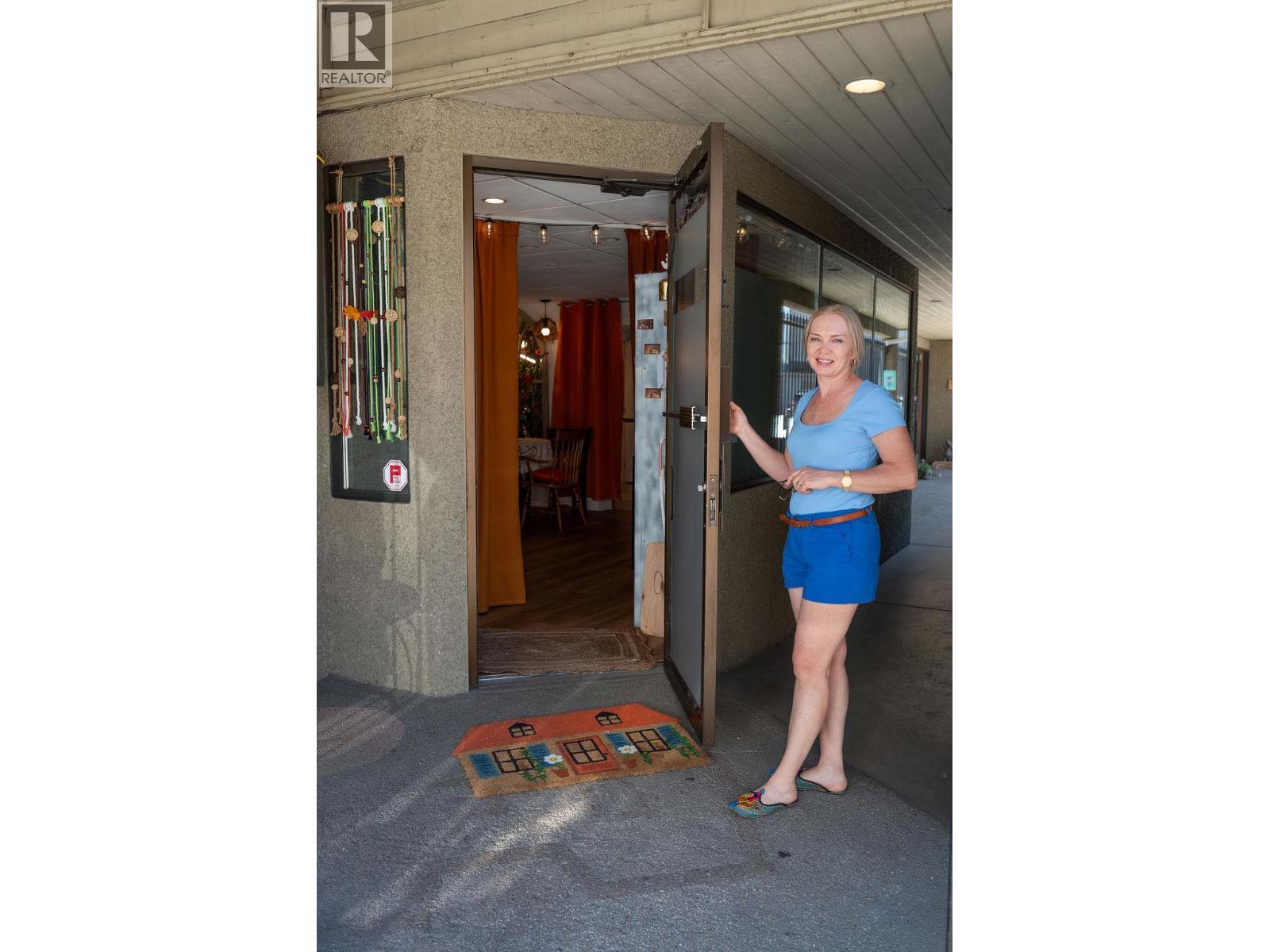 545 Lawrence Avenue Unit# 101a. Kelowna, British Columbia