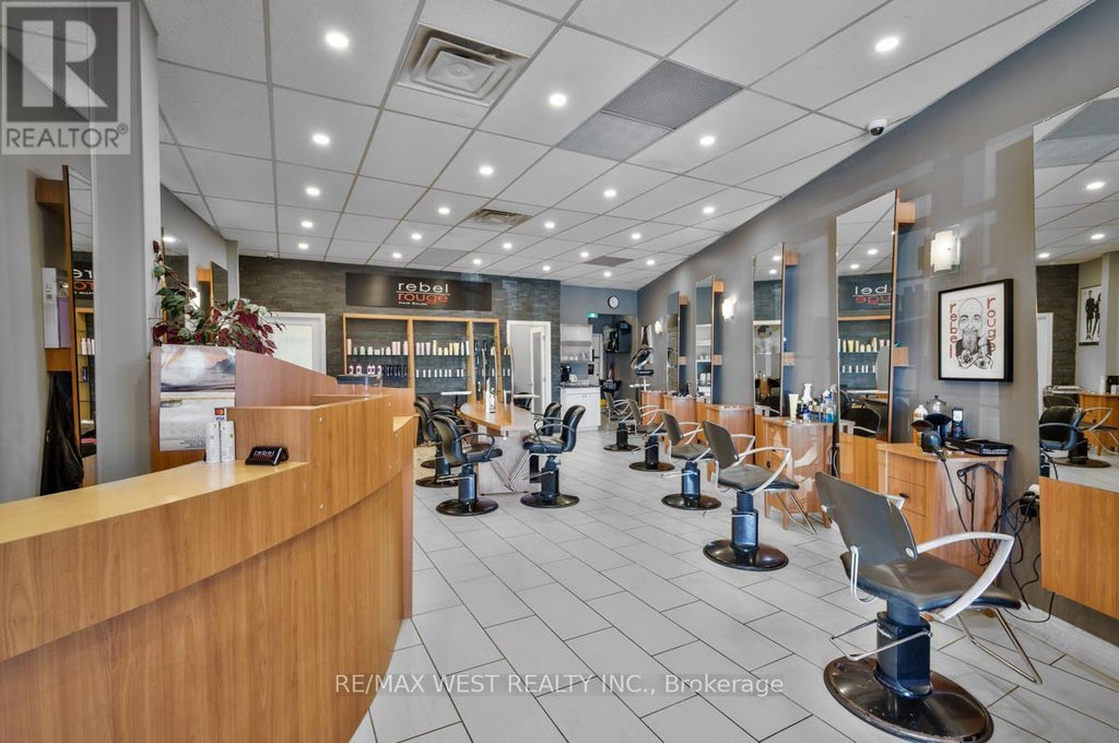 7a - 1065 Davis Drive, Newmarket (huron Heights-Leslie Valley)