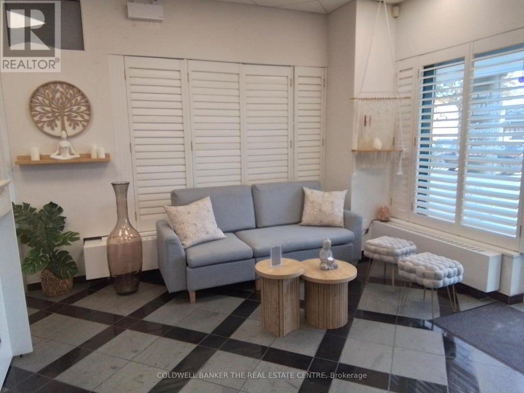 1280 Finch Street, Toronto (york University Heights)