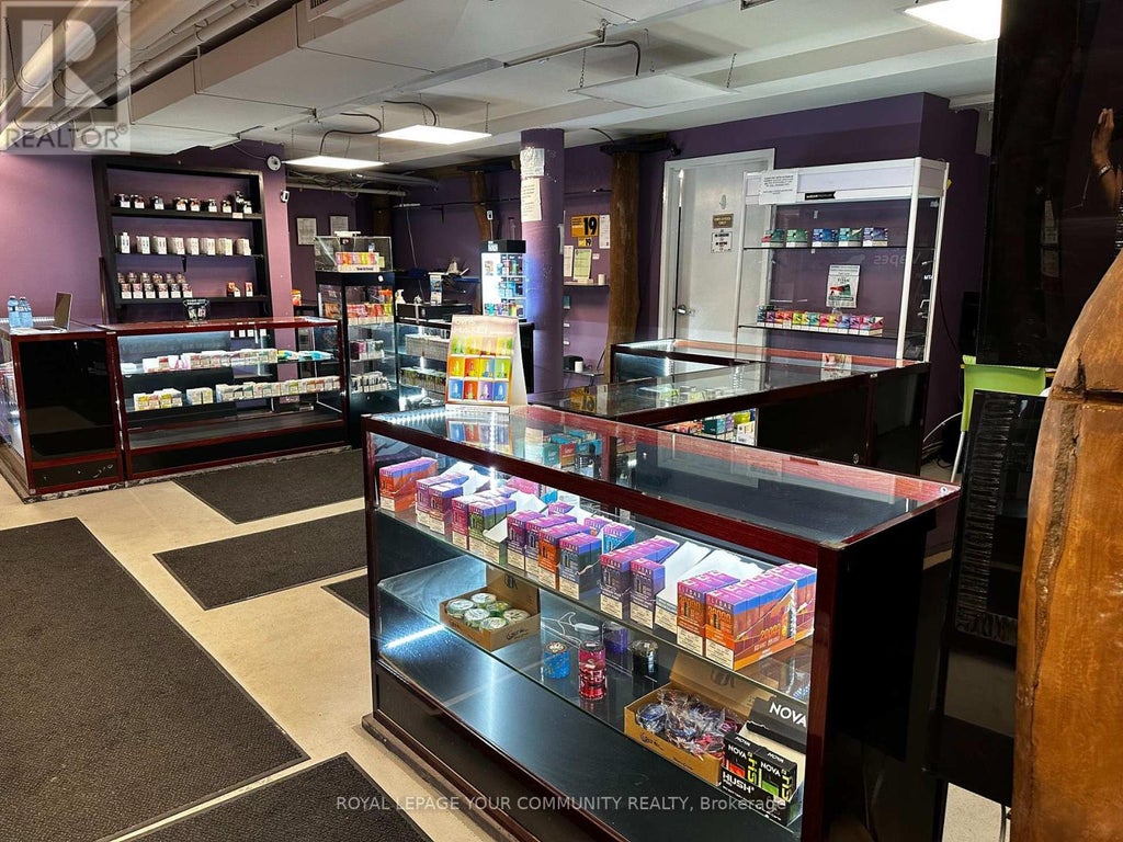 1135 Richmond Street W, London East (east B)