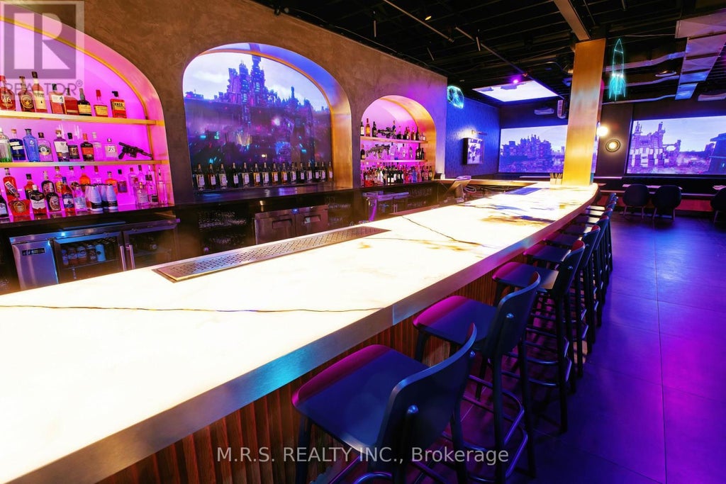 2nd Floor - 739 Queen Street W, Toronto (niagara)