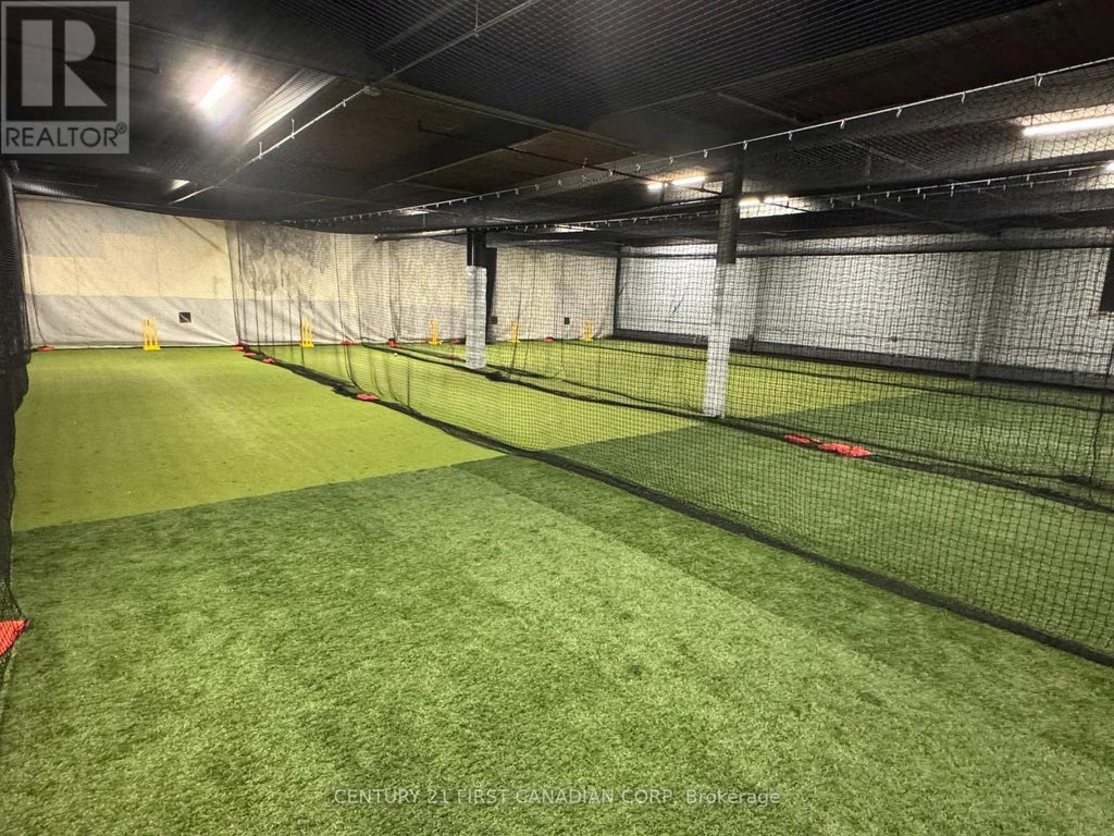 203 - 30 Adelaide Street, London East (east L)