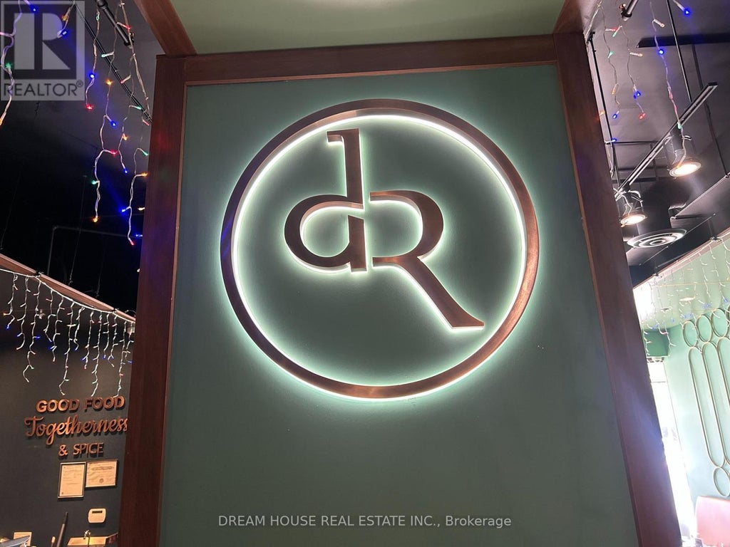 11 - 1450 Kingston Road, Pickering (village East)