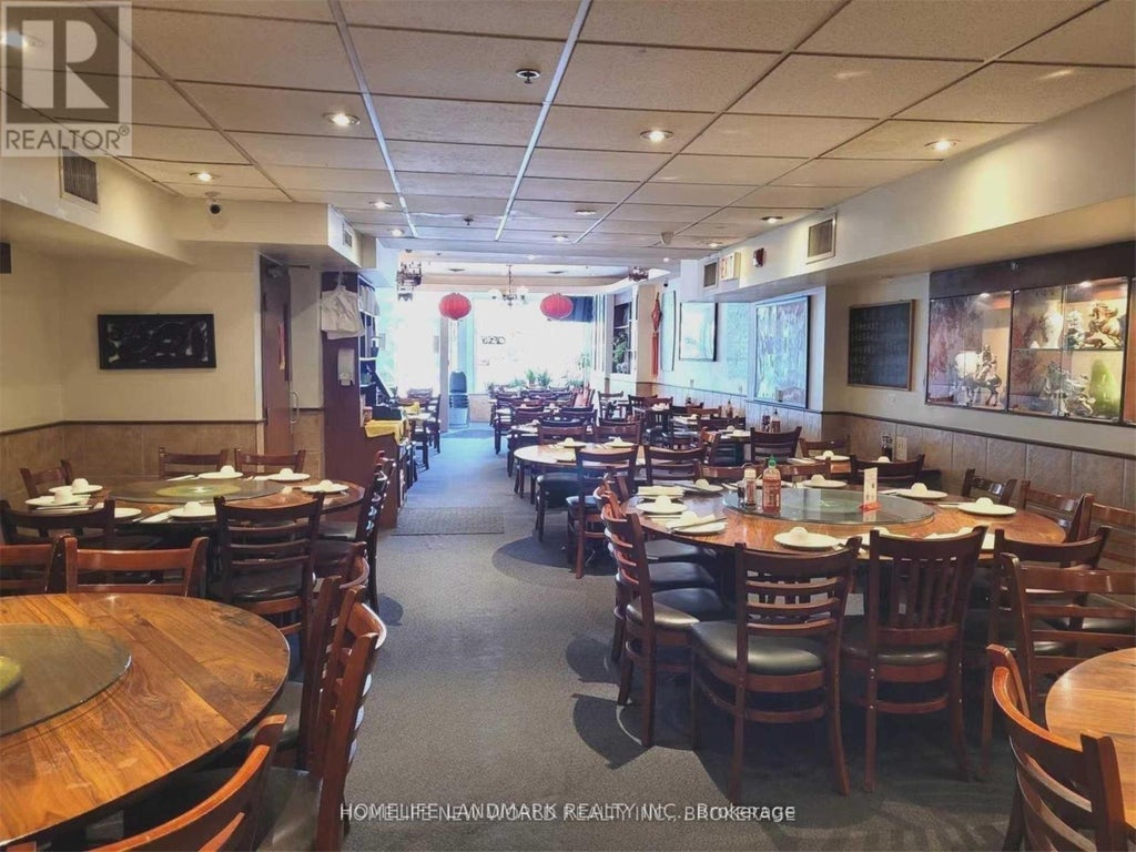 353 Spadina Avenue, Toronto (kensington-Chinatown)