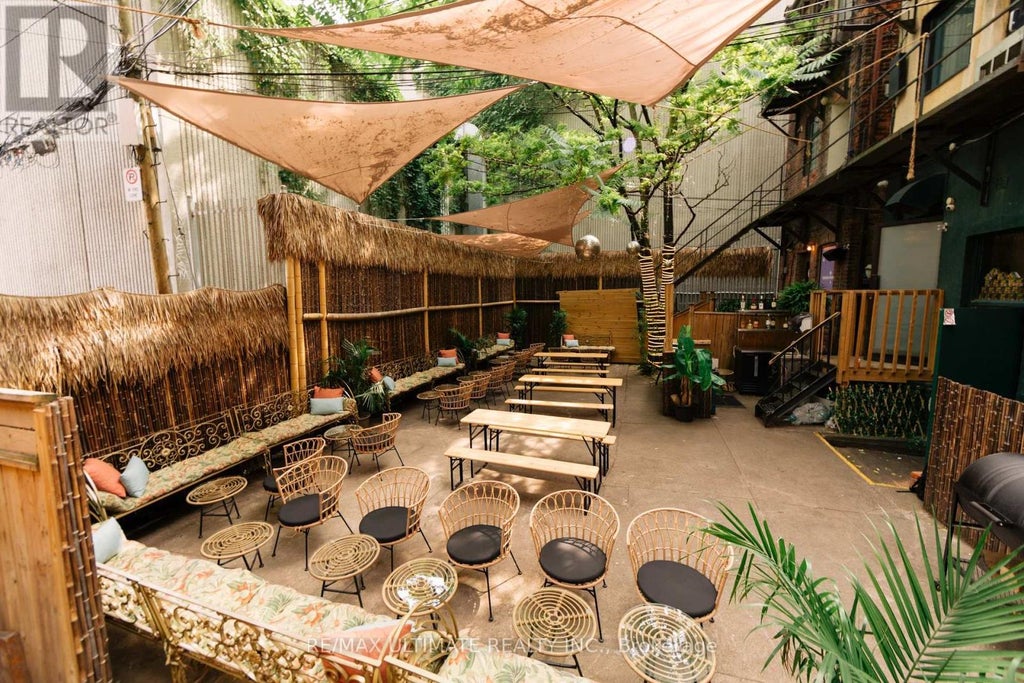 270 Adelaide Street, Toronto (waterfront Communities)