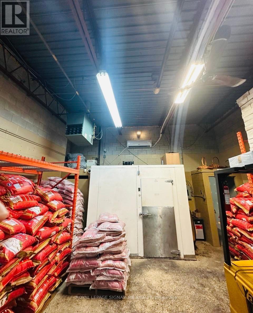 4 & 9 - 580 Steven Court, Newmarket (stonehaven-Wyndham)